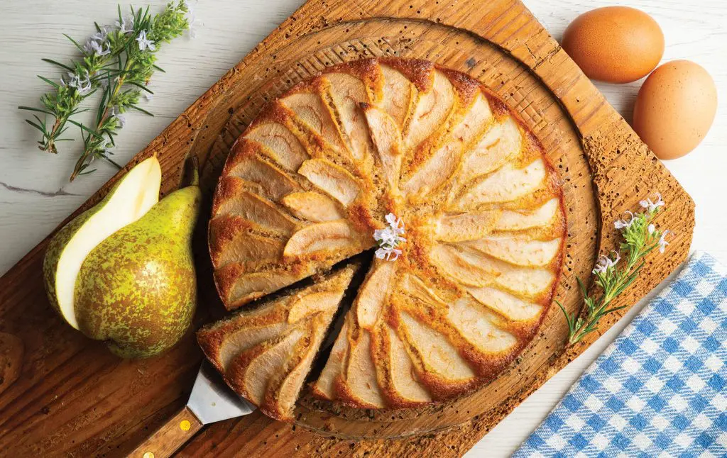 Whole-wheat cake with baked pear and cinnamon. Step-by-step recipe to learn how to cook..